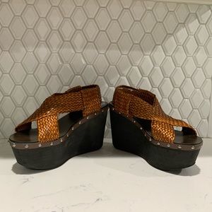 Joe’s Jeans leather platform sandal. Size 9